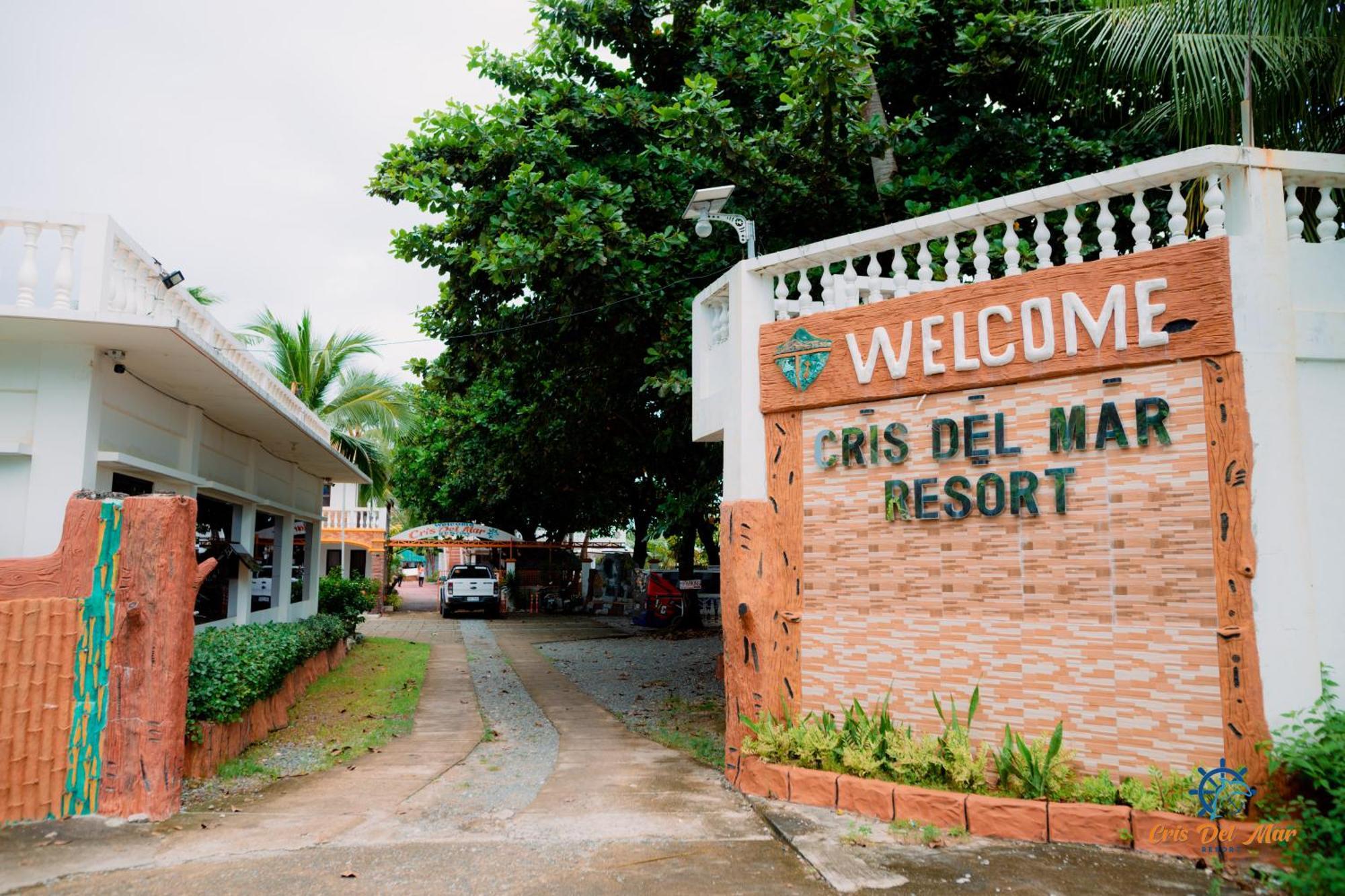 Cris Del Mar Resort Bolinao Exterior photo